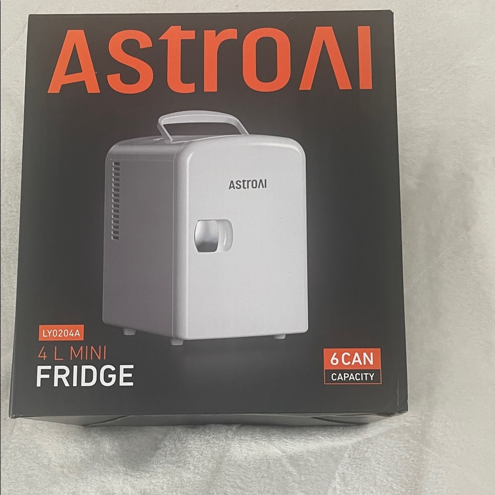 AstroAI White Mini Fridge